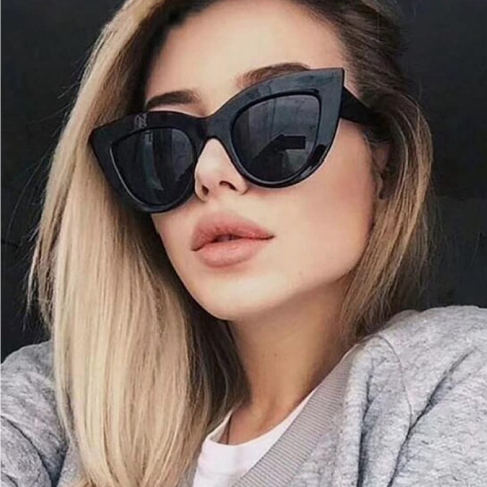 NWT Chic Black Cat Eye Sunglasses - UVProtection - Vintage Inspired Glamour